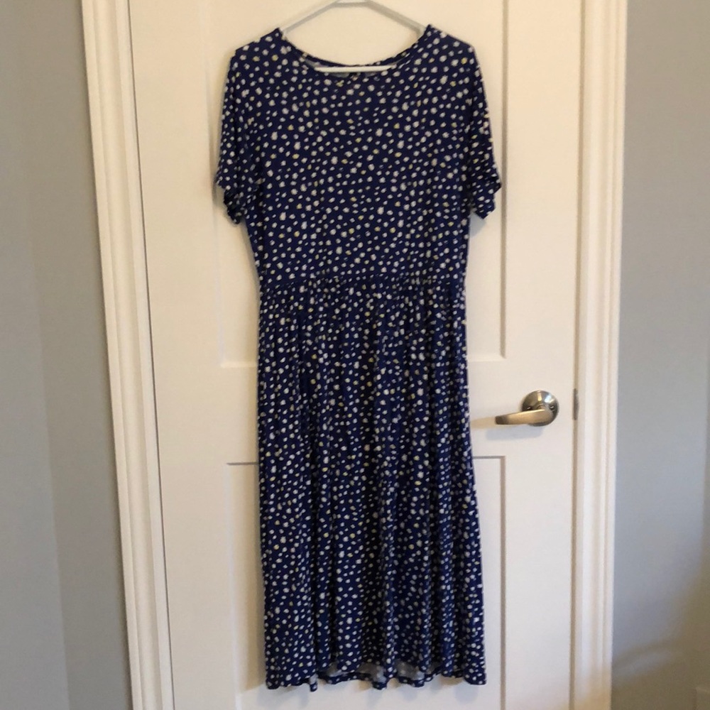 Blue polka dot mid-length dress